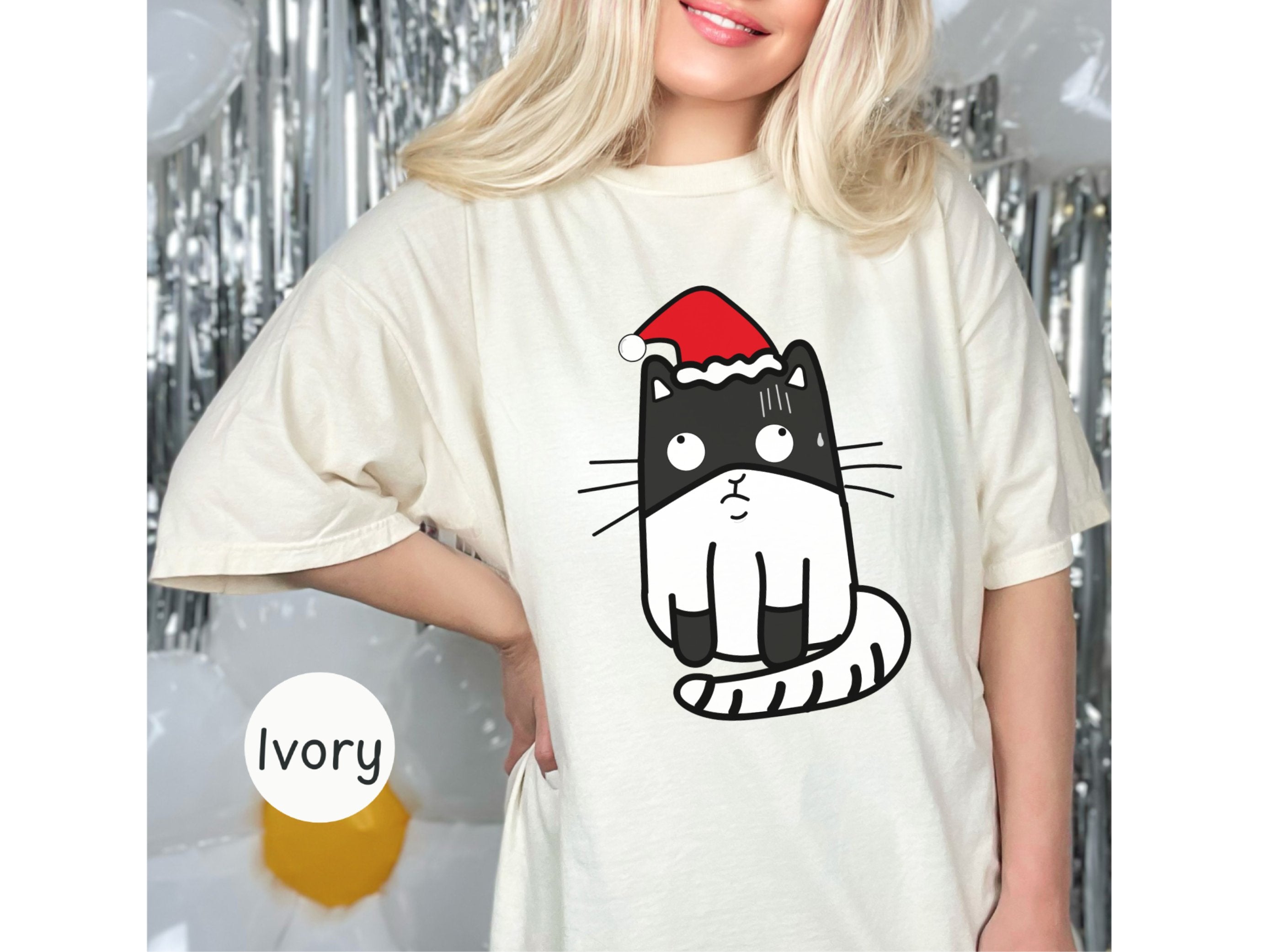 Adorable Christmas Cat T-Shirt - Cute Santa Hat Kitty Tee for Cat Lovers | Unisex Holiday Gift